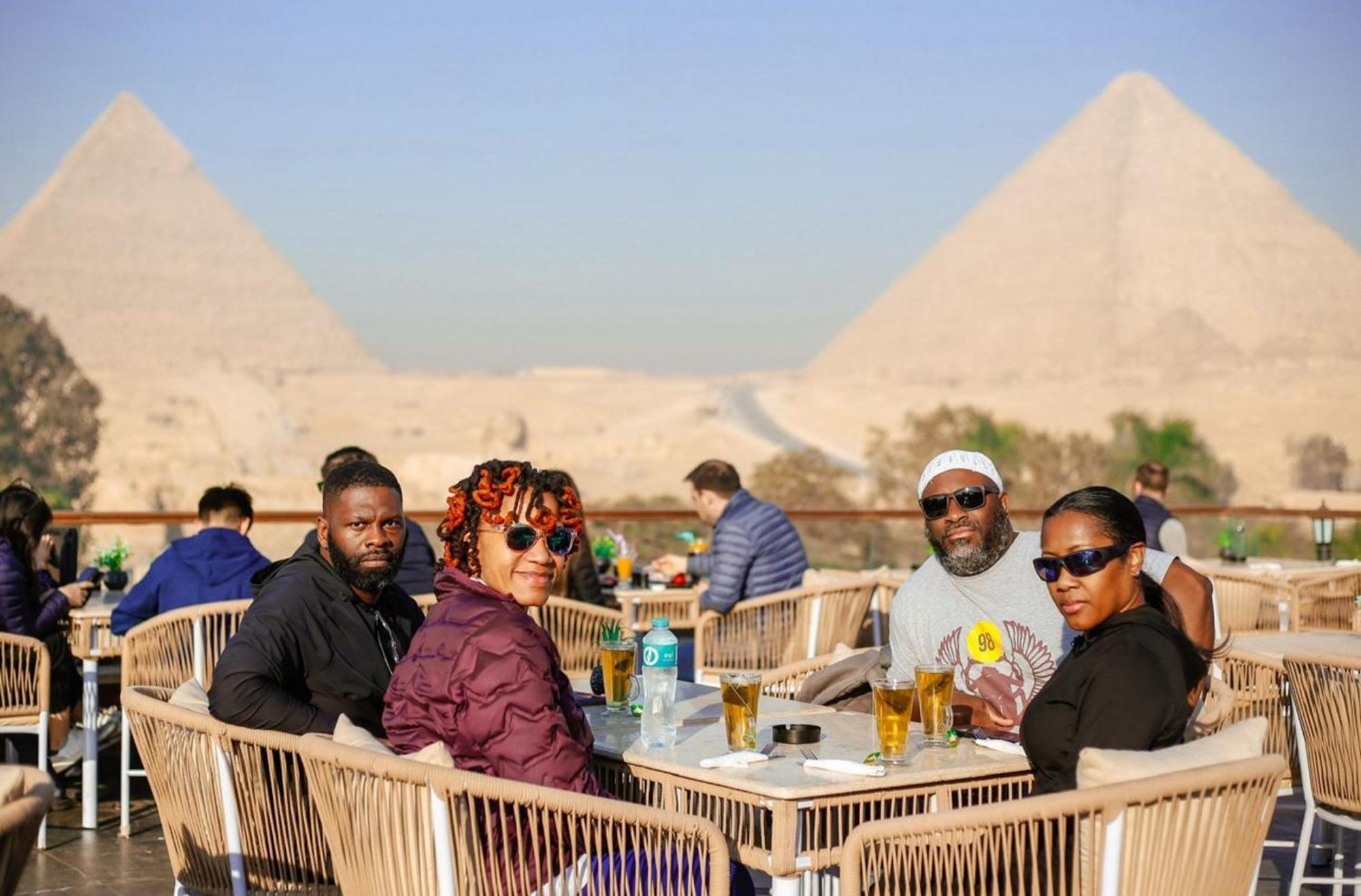 Tree Lounge Pyramids View Inn , Sphinx Giza Kafrat al Jabal ภายนอก รูปภาพ