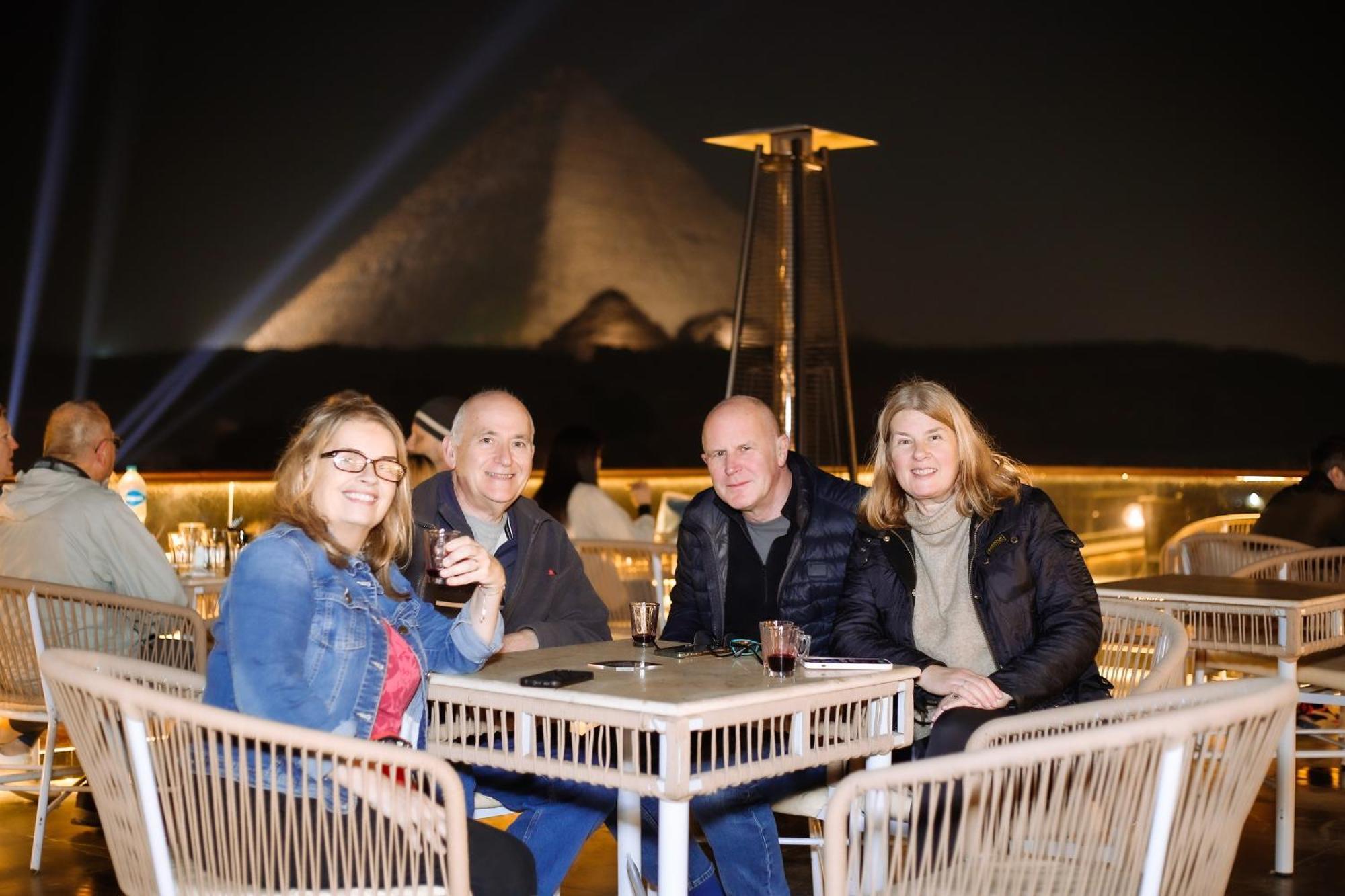 Tree Lounge Pyramids View Inn , Sphinx Giza Kafrat al Jabal ภายนอก รูปภาพ