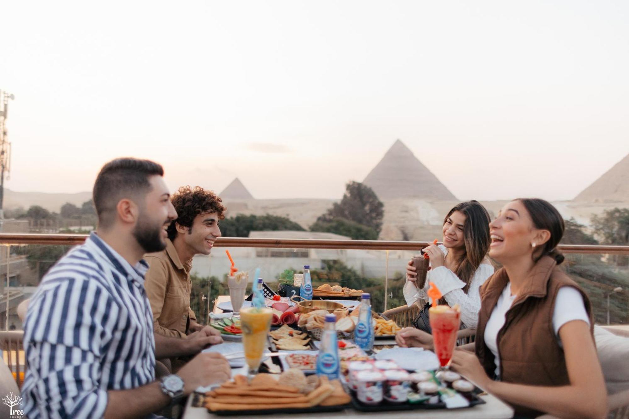 Tree Lounge Pyramids View Inn , Sphinx Giza Kafrat al Jabal ภายนอก รูปภาพ