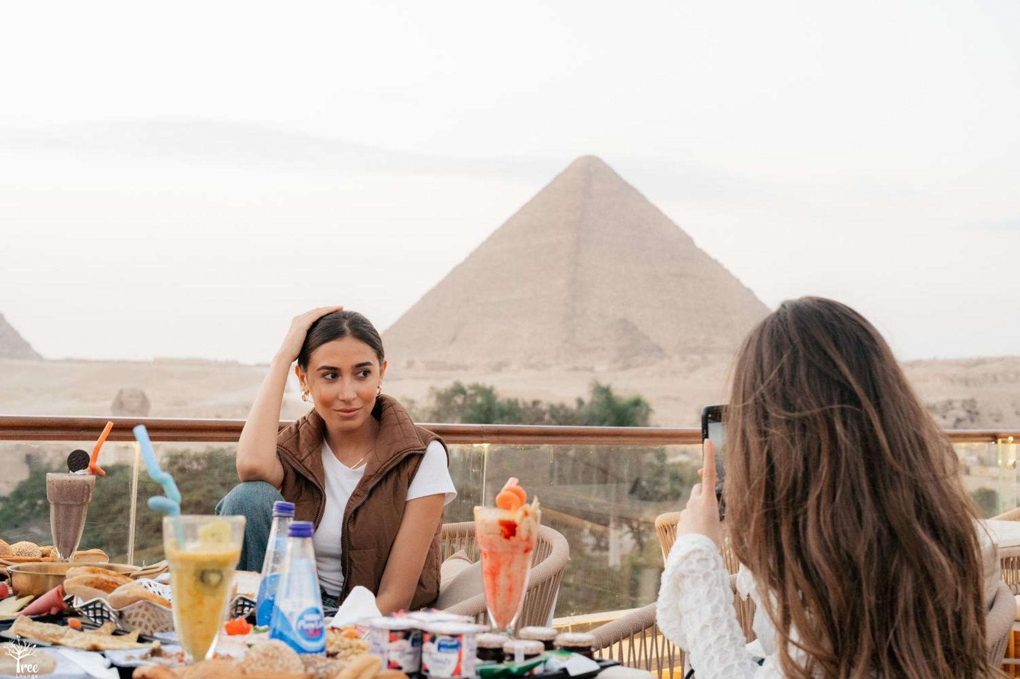 Tree Lounge Pyramids View Inn , Sphinx Giza Kafrat al Jabal ภายนอก รูปภาพ