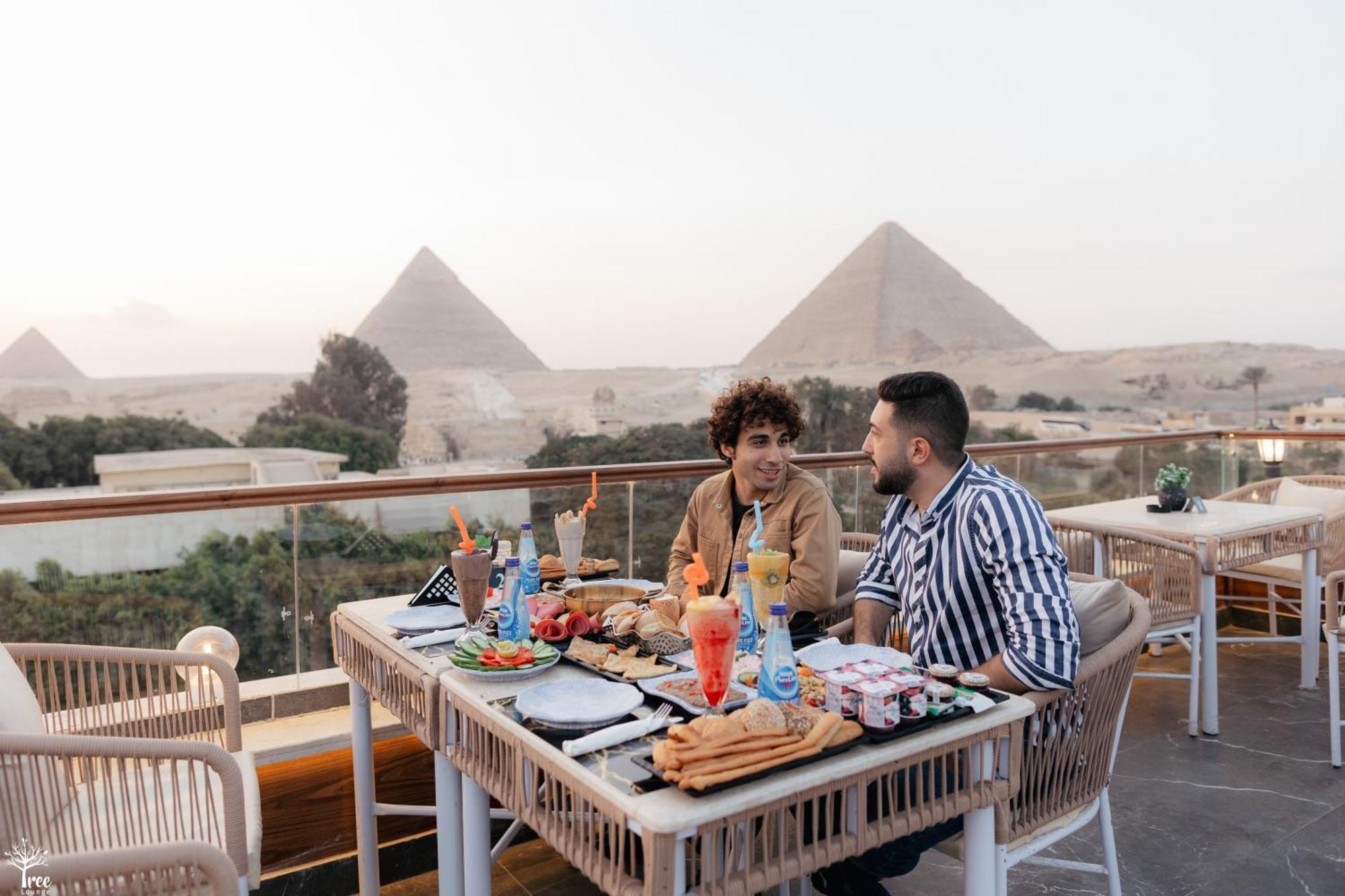Tree Lounge Pyramids View Inn , Sphinx Giza Kafrat al Jabal ภายนอก รูปภาพ