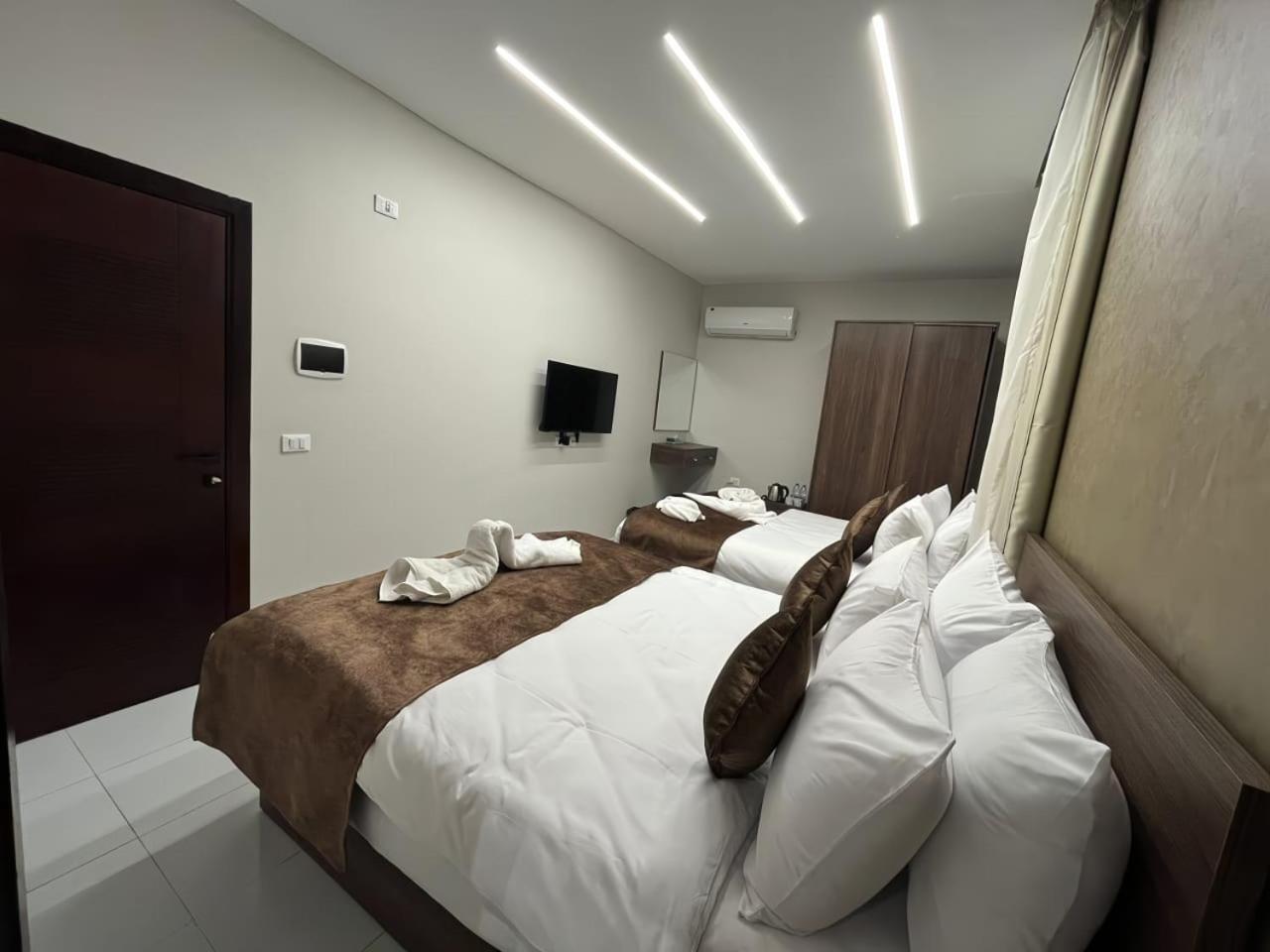 Tree Lounge Pyramids View Inn , Sphinx Giza Kafrat al Jabal ภายนอก รูปภาพ